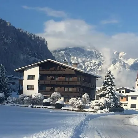 Gaestehaus Stoeckl * سخليترس