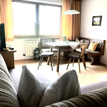 Gaestehaus Stoeckl بيت ريفي سخليترس